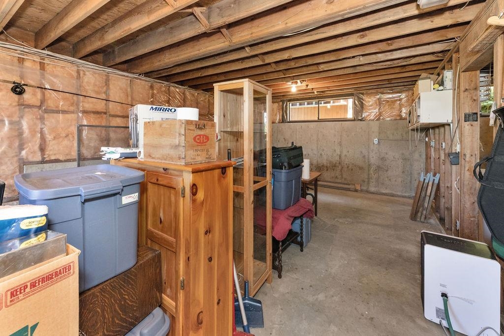 Mudroom Photo of 6950 Porpoise Drive, Sechelt, BC