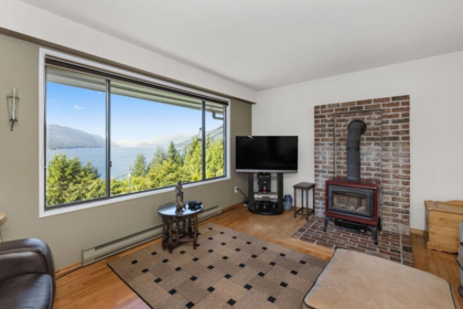 6950 Porpoise Drive, Sechelt, BC, Sechelt — Single Family Residence for sale