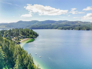 Garden / Landscaping Photo of 6950 Porpoise Drive, Sechelt, BC