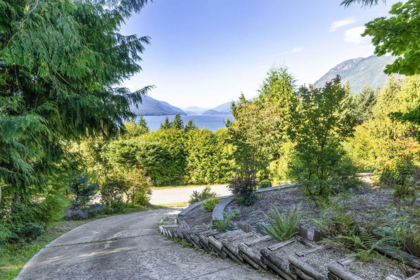 Outdoor Deck Photo of 6950 Porpoise Drive, Sechelt, BC