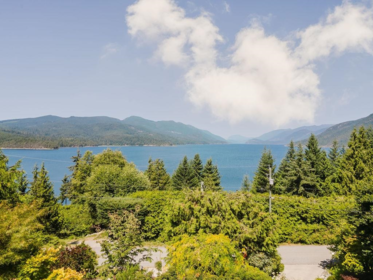 Outdoor Kitchen Photo of 6950 Porpoise Drive, Sechelt, BC