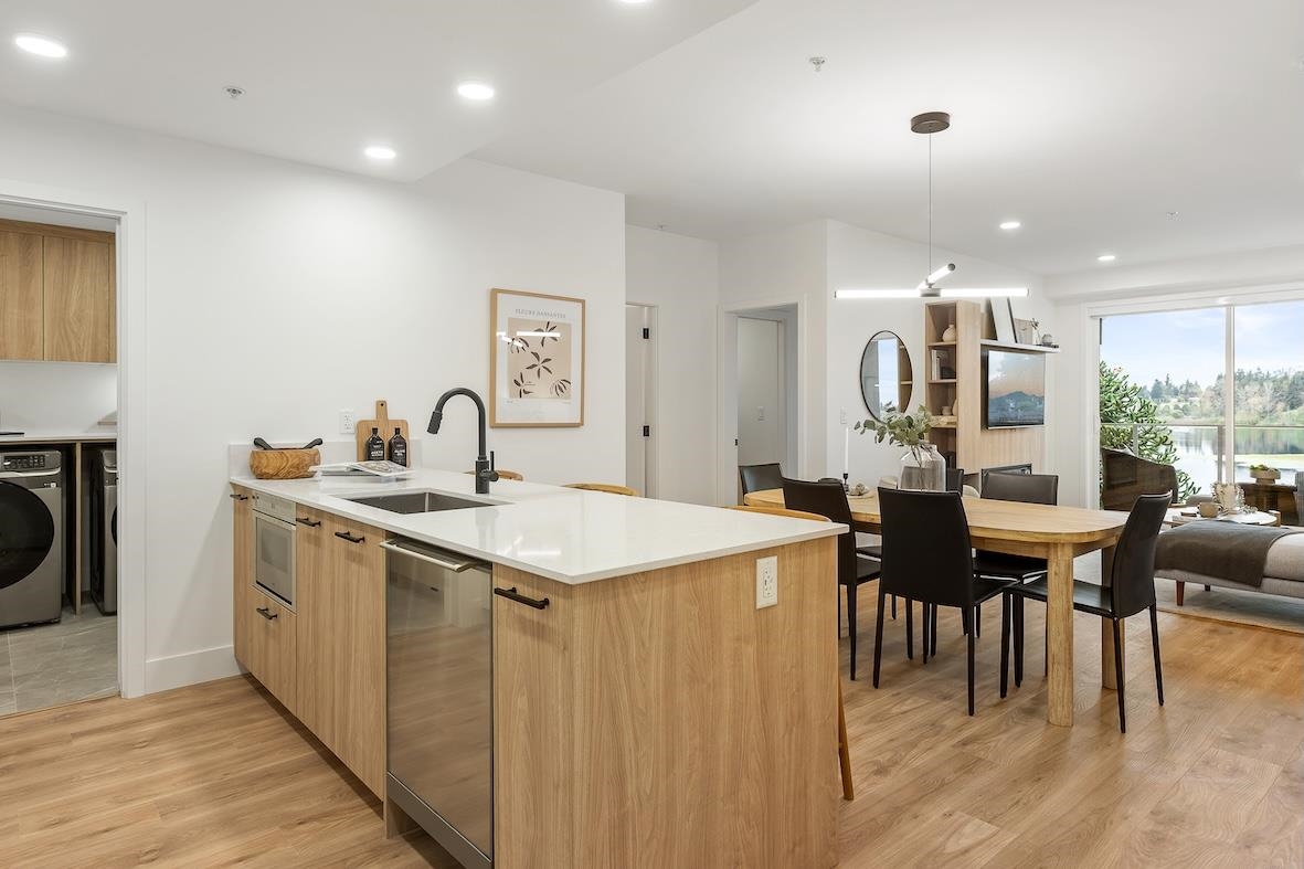 Breakfast Nook Photo of 202 33160 Plaxton Crescent, Abbotsford, BC