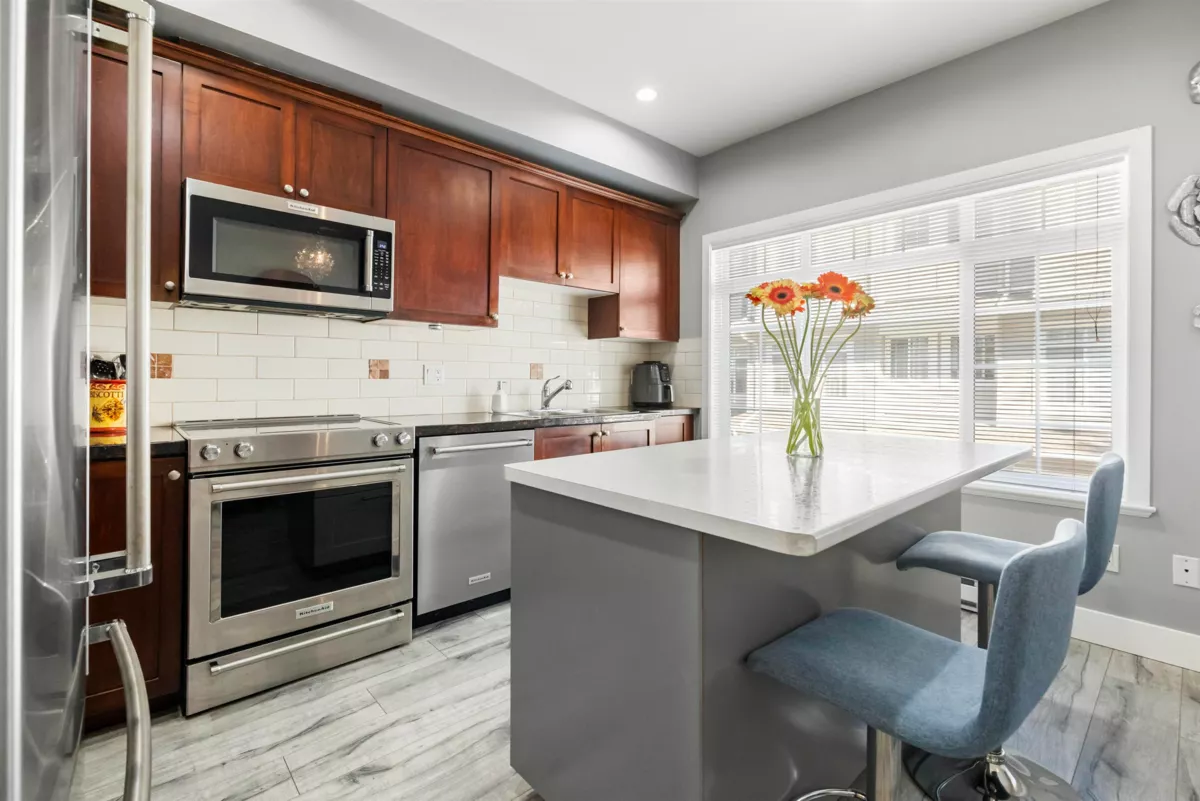 Guest Bathroom Photo of 30 6852 193 Street, Surrey, BC