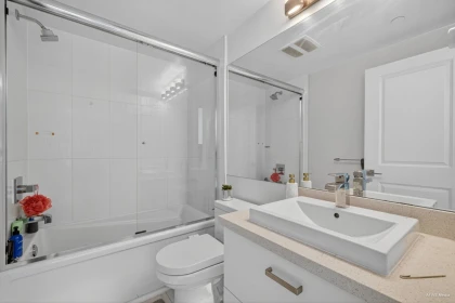 Powder Room Photo of 1801 11967 80 Avenue, Delta, BC