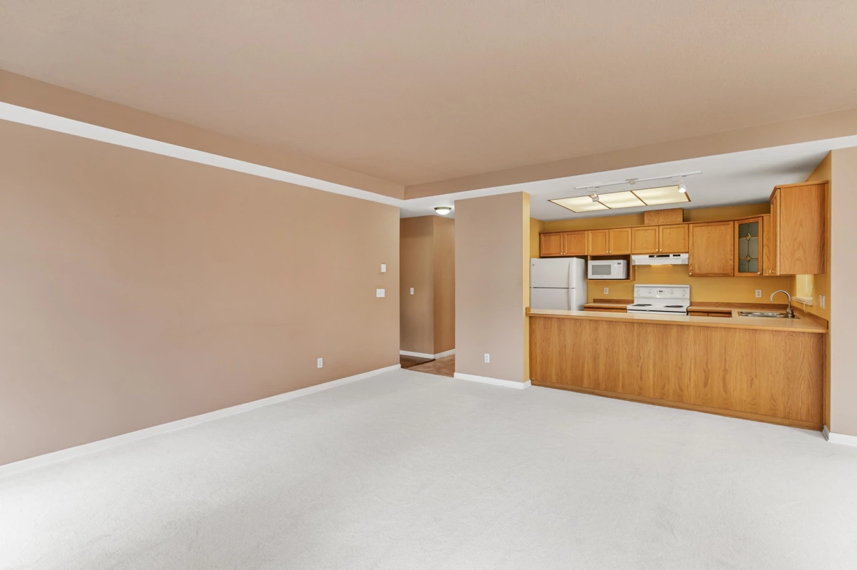 Walk-In Closet Photo of 205 11609 227 Street, Maple Ridge, BC