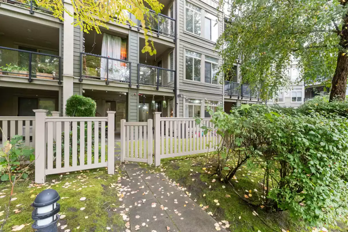 Outdoor Patio Photo of 101 10180 153 Street, Surrey, BC