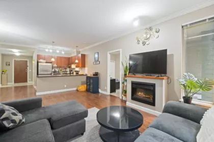 Kitchen Photo of 101 10180 153 Street, Surrey, BC