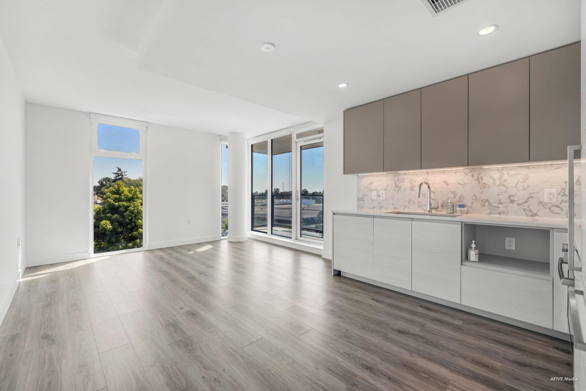 Dining Area Photo of 406 8181 Chester Street, Vancouver, BC