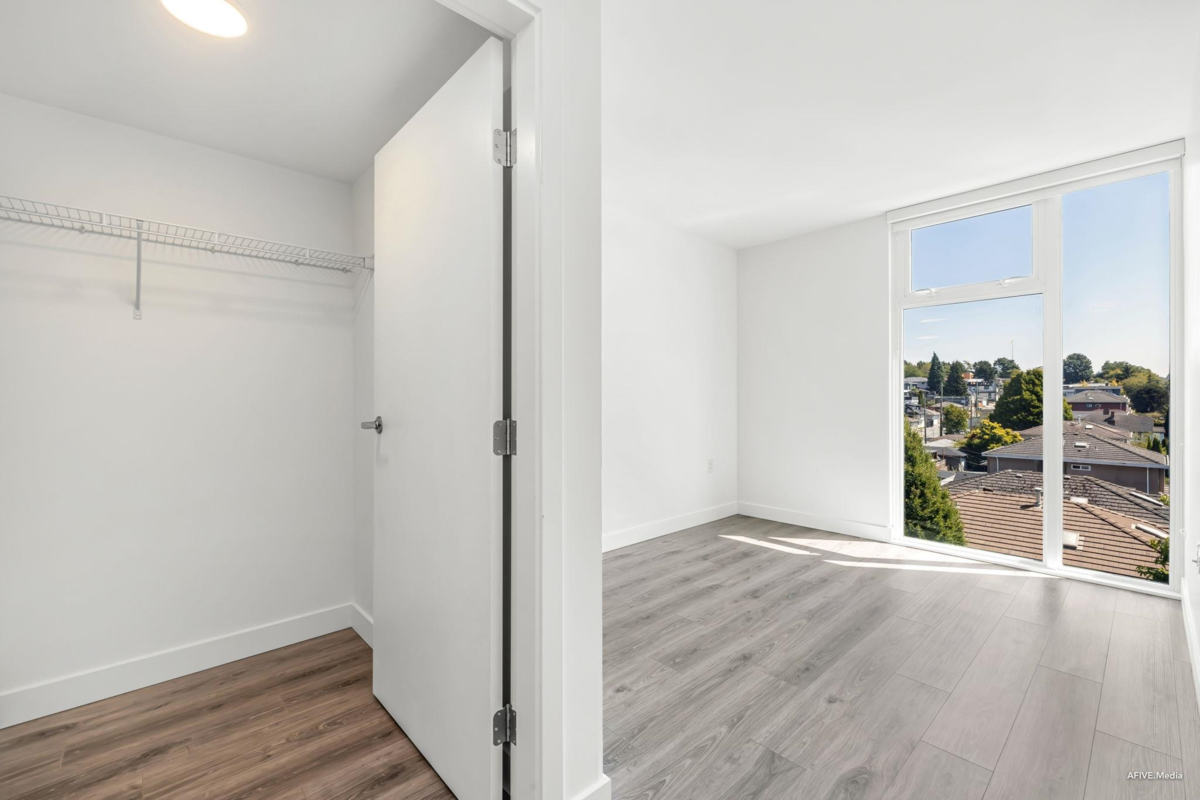 Primary Bathroom Photo of 406 8181 Chester Street, Vancouver, BC