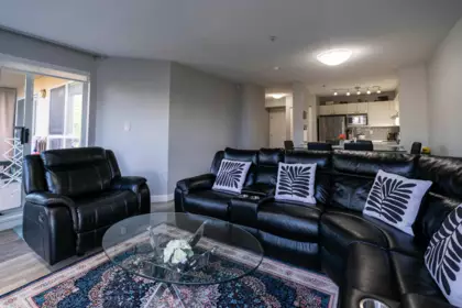 Walk-In Closet Photo of 305 13733 74 Avenue, Surrey, BC