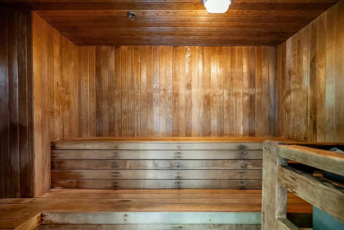 Backyard Photo of 20C 338 Taylor Way, West Vancouver, BC