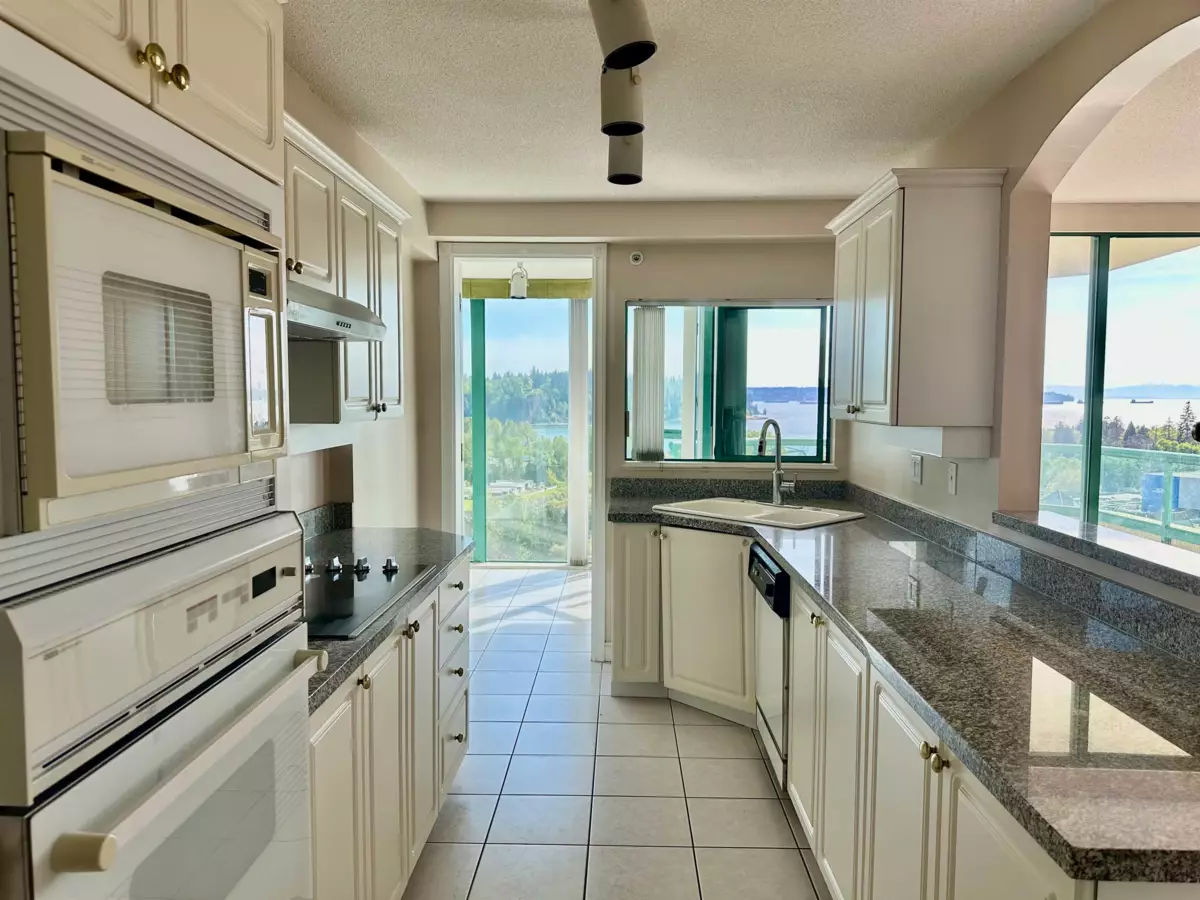 Bedroom 2 Photo of 20C 338 Taylor Way, West Vancouver, BC