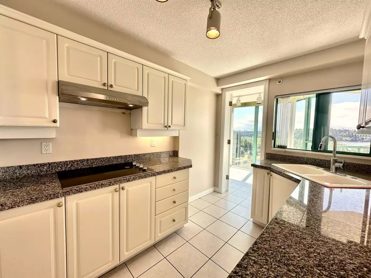 Guest Bathroom Photo of 20C 338 Taylor Way, West Vancouver, BC