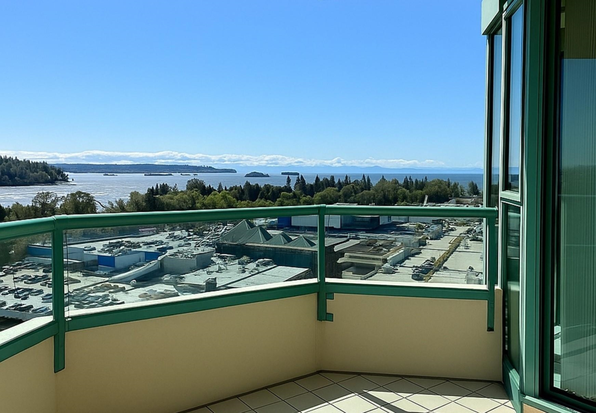 Kitchen Photo of 20C 338 Taylor Way, West Vancouver, BC