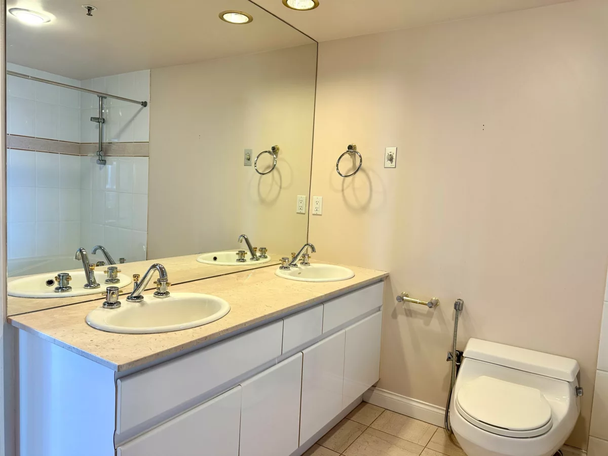 Mudroom Photo of 20C 338 Taylor Way, West Vancouver, BC