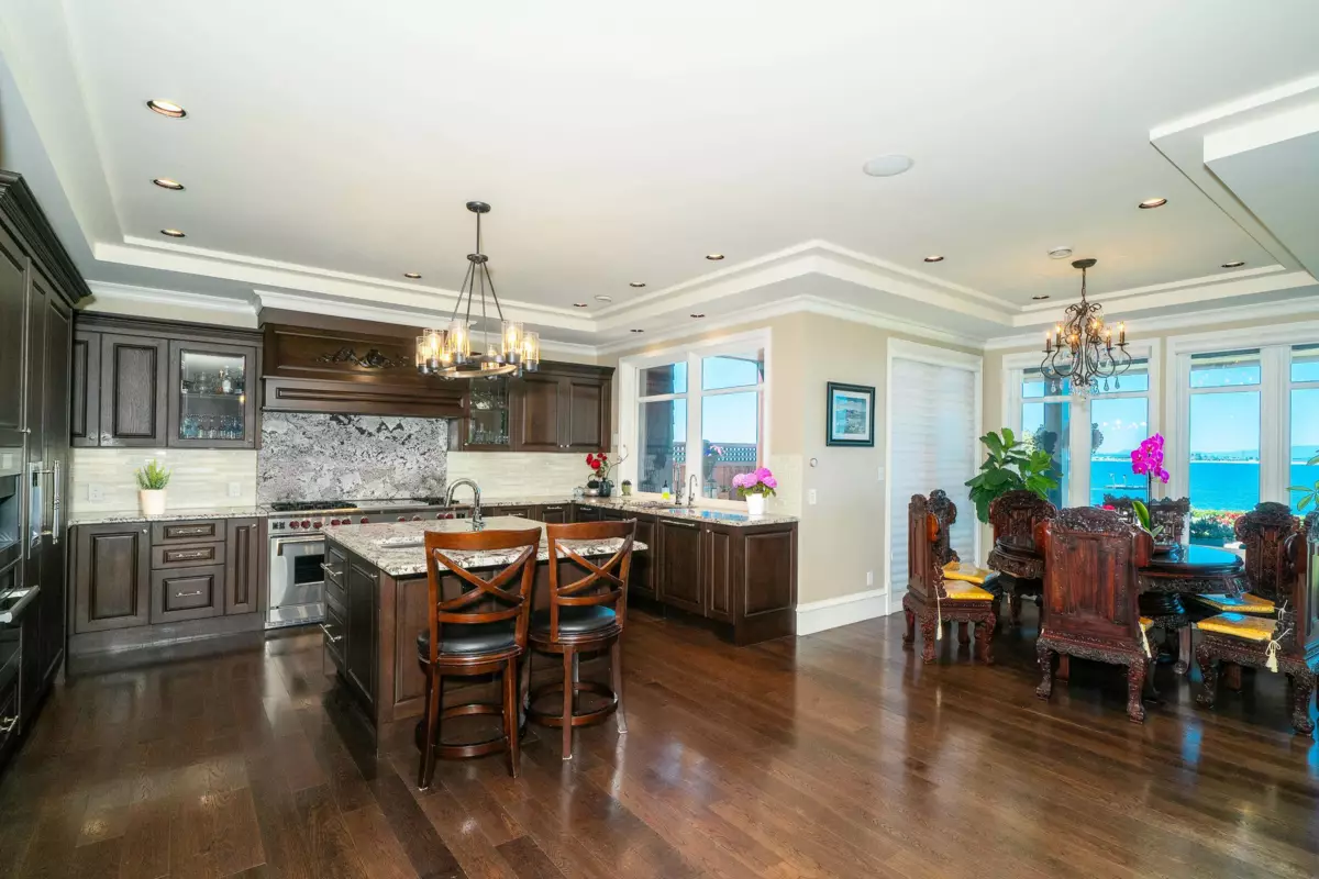 Entry Foyer Photo of 768 Tsawwassen Beach Road, Delta, BC