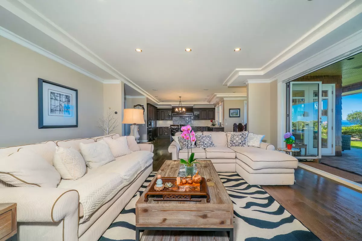 Front Yard Photo of 768 Tsawwassen Beach Road, Delta, BC