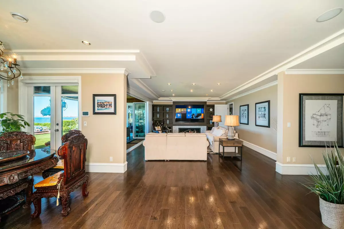 Garage Interior Photo of 768 Tsawwassen Beach Road, Delta, BC