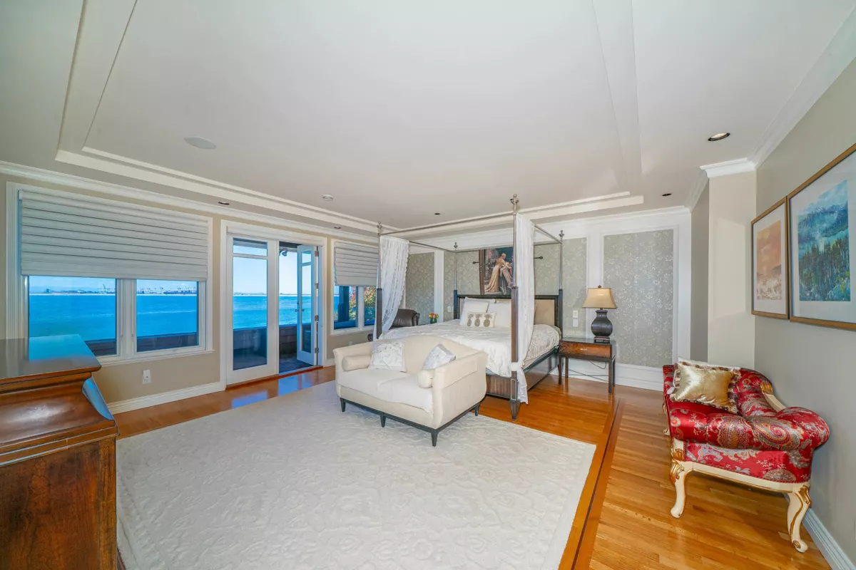 Swimming Pool Photo of 768 Tsawwassen Beach Road, Delta, BC