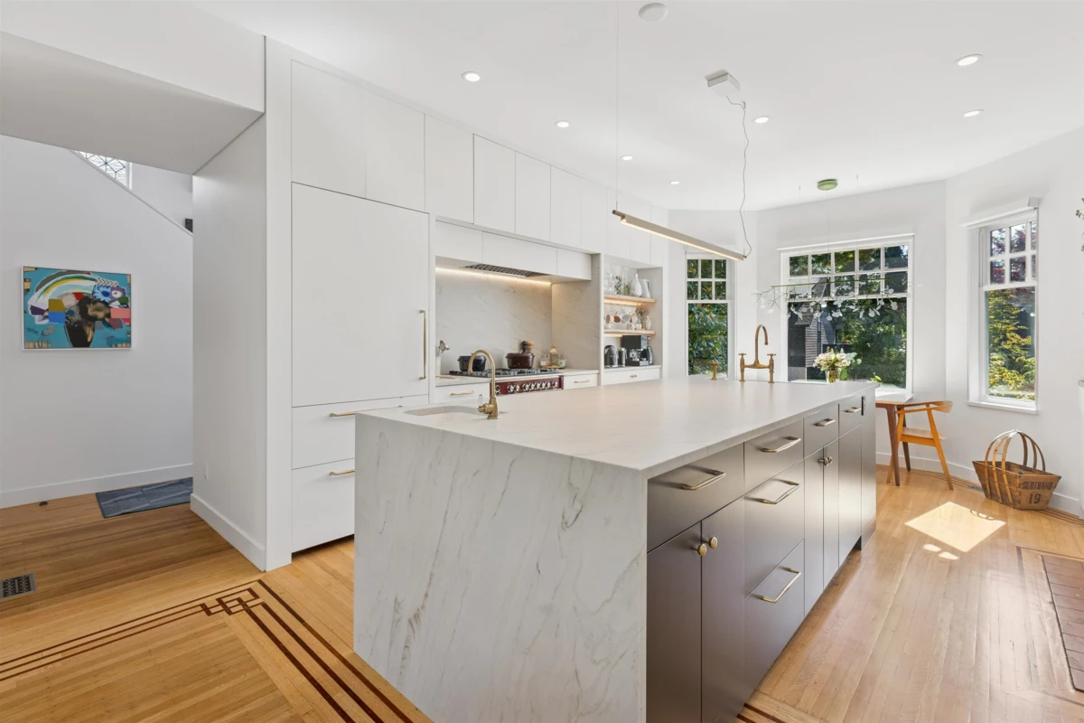 Dining Area Photo of 2615 W 2nd Avenue, Vancouver, BC