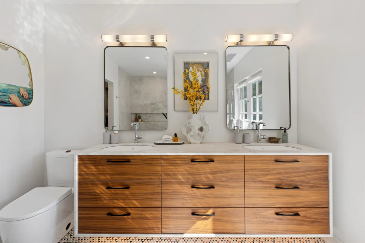 Garden / Landscaping Photo of 2615 W 2nd Avenue, Vancouver, BC