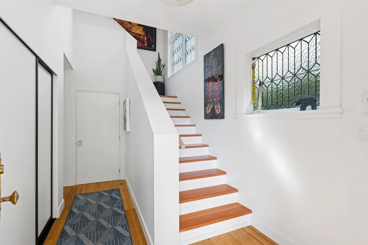 Hallway Photo of 2615 W 2nd Avenue, Vancouver, BC