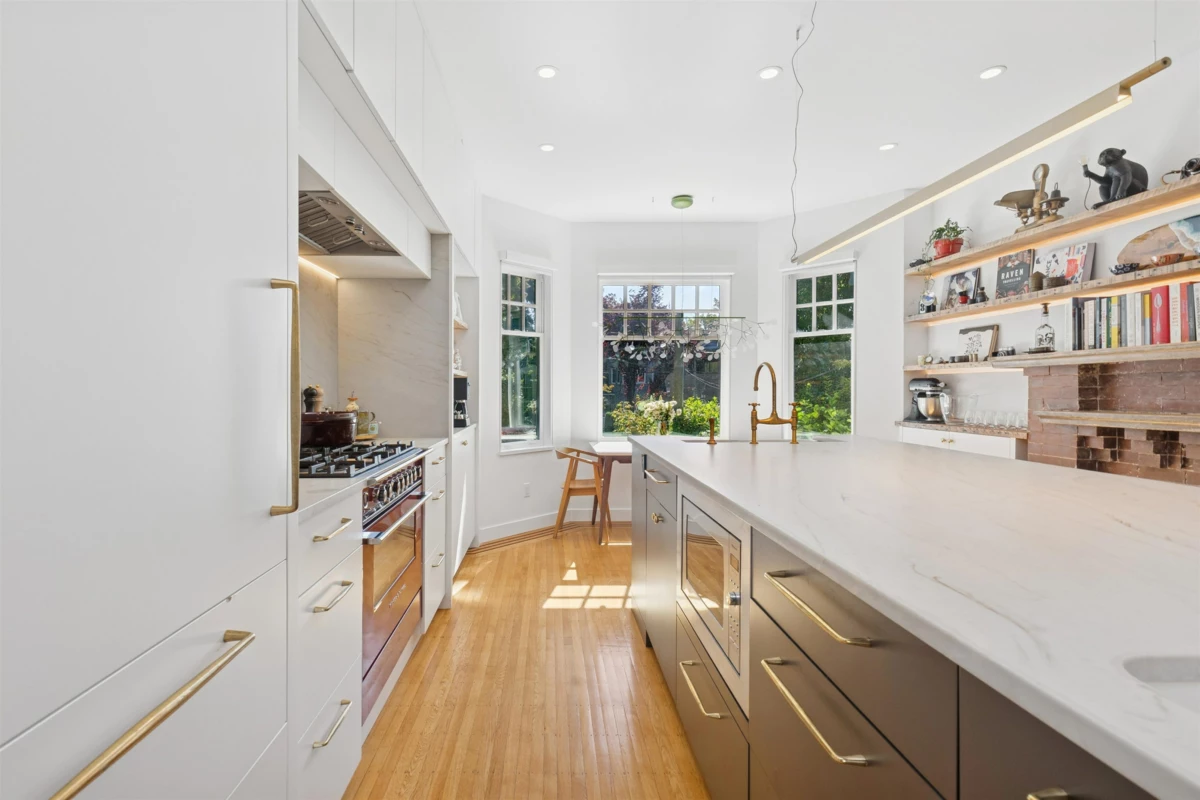 Kitchen Photo of 2615 W 2nd Avenue, Vancouver, BC