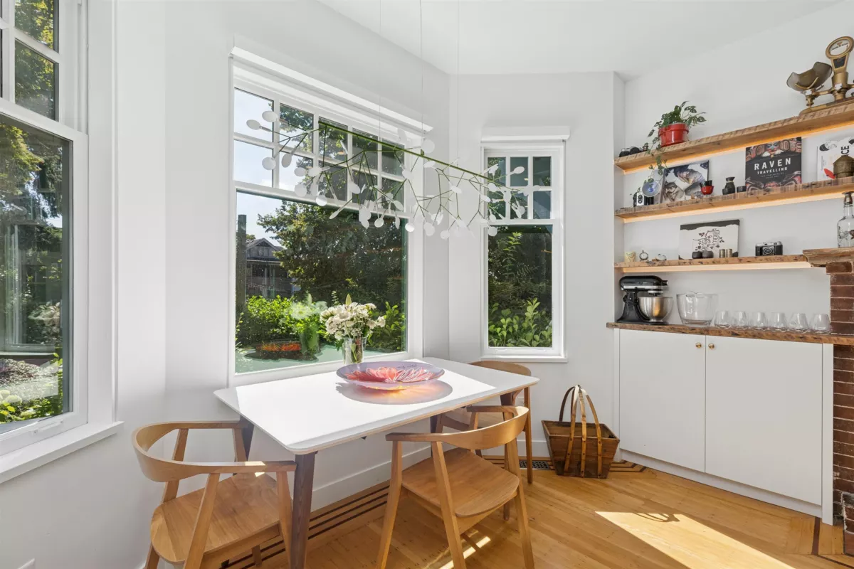 Primary Bathroom Photo of 2615 W 2nd Avenue, Vancouver, BC