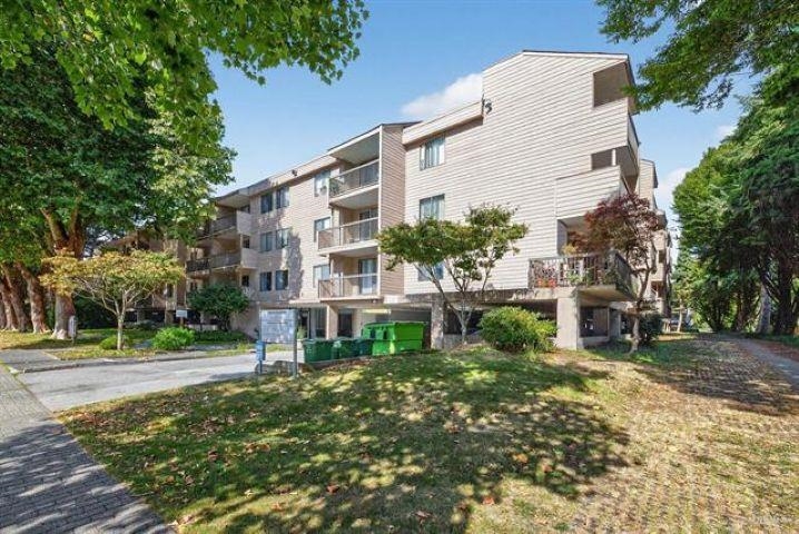 Powder Room Photo of 121 8511 Ackroyd Road, Richmond, BC