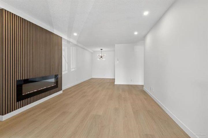 Primary Bathroom Photo of 121 8511 Ackroyd Road, Richmond, BC