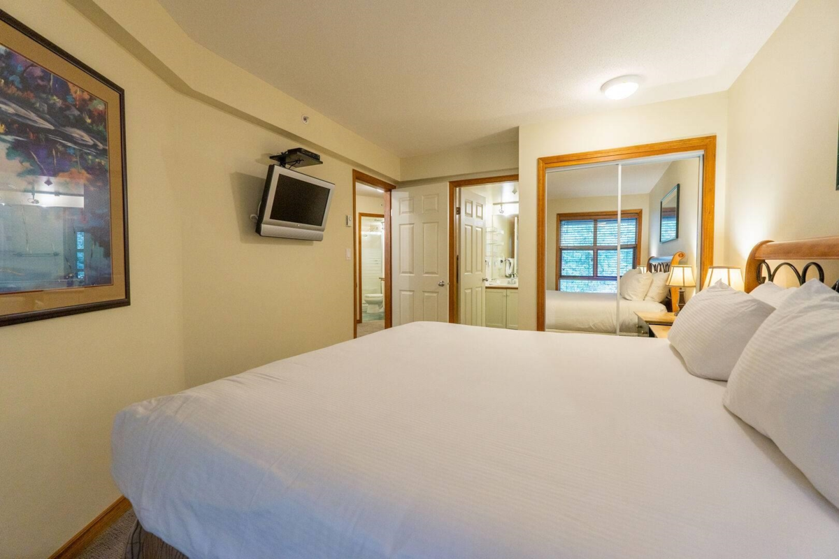 Breakfast Nook Photo of 427 4800 Spearhead Drive, Whistler, BC