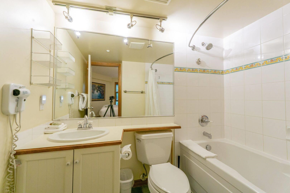 Primary Bathroom Photo of 427 4800 Spearhead Drive, Whistler, BC