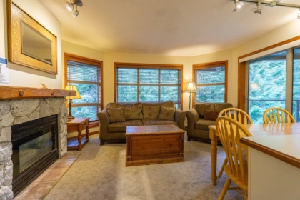 427 4800 Spearhead Drive, Whistler, BC, Whistler — Apartment/Condo for sale