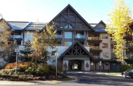 427 4800 Spearhead Drive, Whistler, BC, Whistler — Apartment/Condo for sale