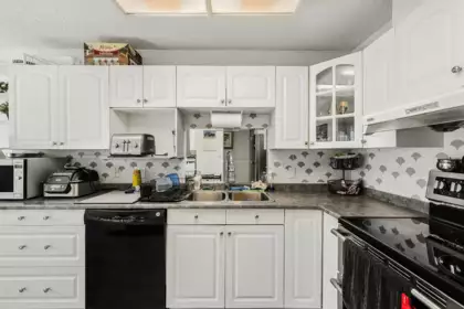 13345 70b Avenue, Surrey, BC, East Newton — 3 bed townhouse for sale