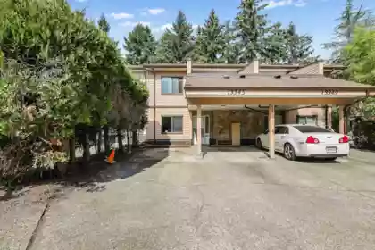 Kitchen Photo of 13345 70b Avenue, Surrey, BC