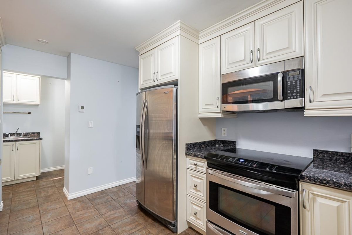 Primary Bathroom Photo of 9276 Greer Street, Langley, BC