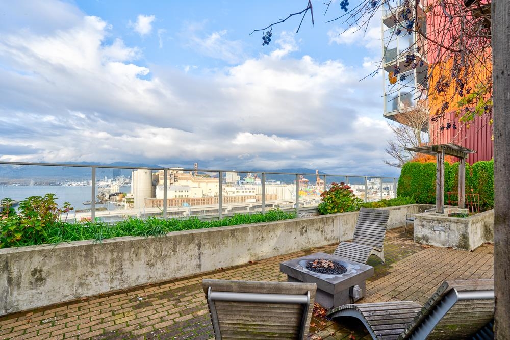 Hot Tub / Spa Photo of 201 983 E Hastings Street, Vancouver, BC