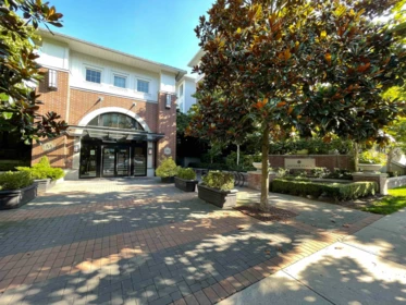 425 9399 Odlin Road, Richmond, BC