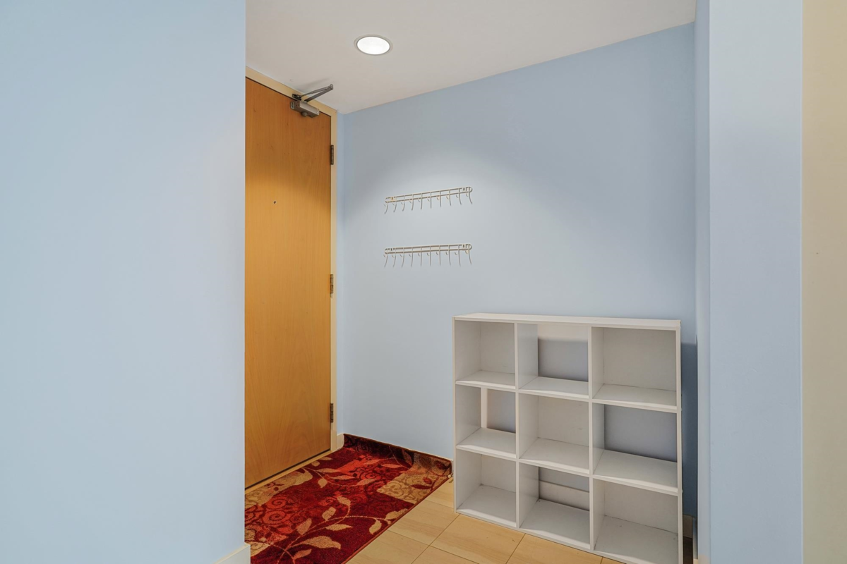 Entry Foyer Photo of 902 1500 Howe Street, Vancouver, BC