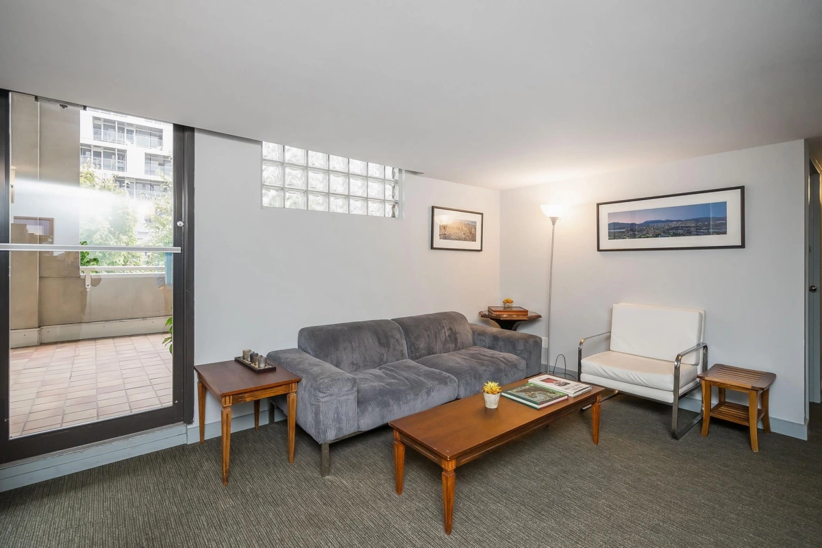 Front Yard Photo of 902 1500 Howe Street, Vancouver, BC