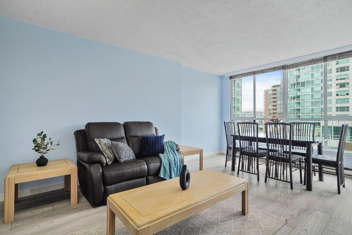 Kitchen Island Photo of 902 1500 Howe Street, Vancouver, BC