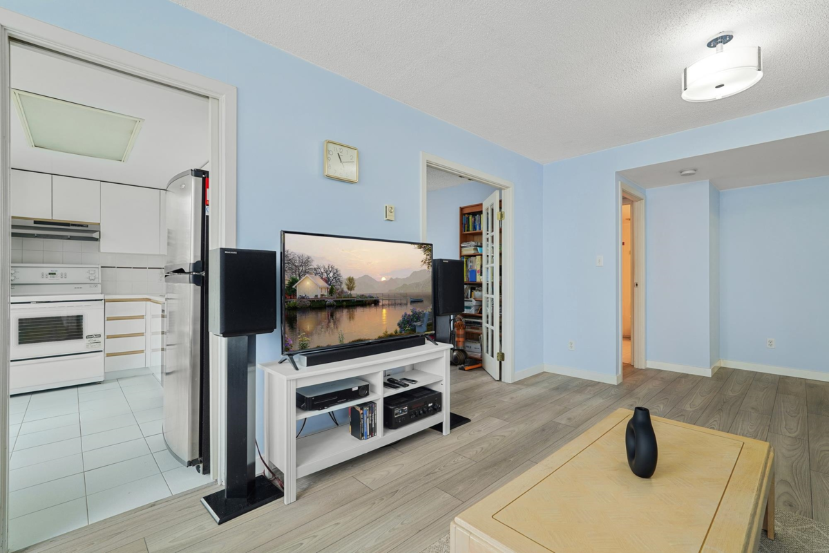 Primary Bathroom Photo of 902 1500 Howe Street, Vancouver, BC