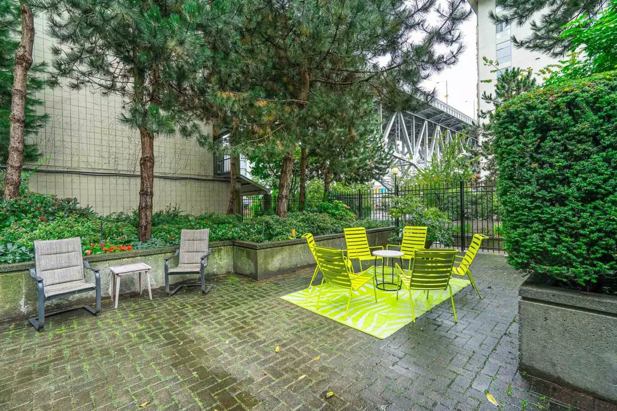 Swimming Pool Photo of 902 1500 Howe Street, Vancouver, BC