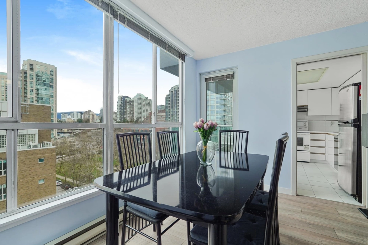 Walk-In Closet Photo of 902 1500 Howe Street, Vancouver, BC