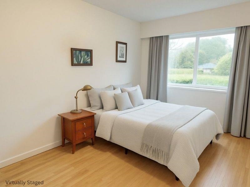 Bedroom 4 Photo of 1 1040 Parker Street, White Rock, BC