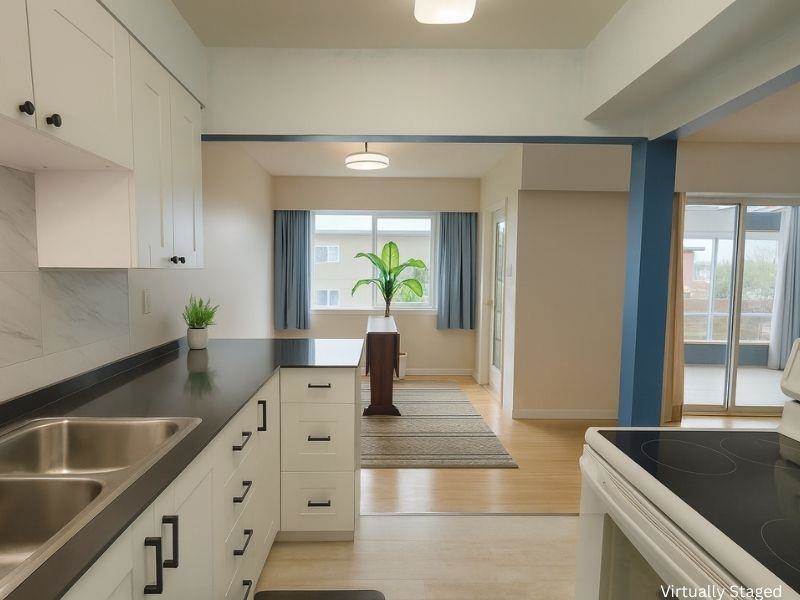 Dining Area Photo of 1 1040 Parker Street, White Rock, BC