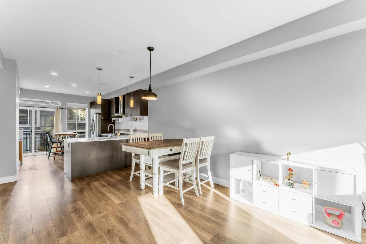Dining Area Photo of 517 4688 Hawk Lane, Tsawwassen, BC