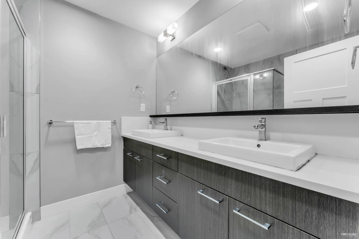 Guest Bathroom Photo of 517 4688 Hawk Lane, Tsawwassen, BC