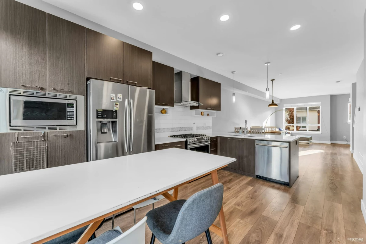 Living Room Photo of 517 4688 Hawk Lane, Tsawwassen, BC